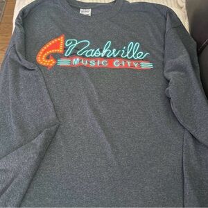 Vintage Gildan Nashville Music City Long Sleeved T-Shirt 2XL